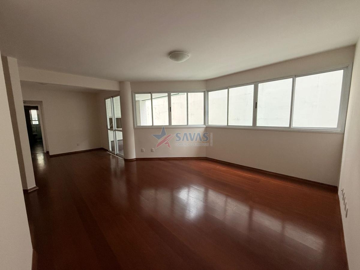 AMPLO 3 SUÍTES - 2 VAGAS - PERTINHO DA BEIRAMAR